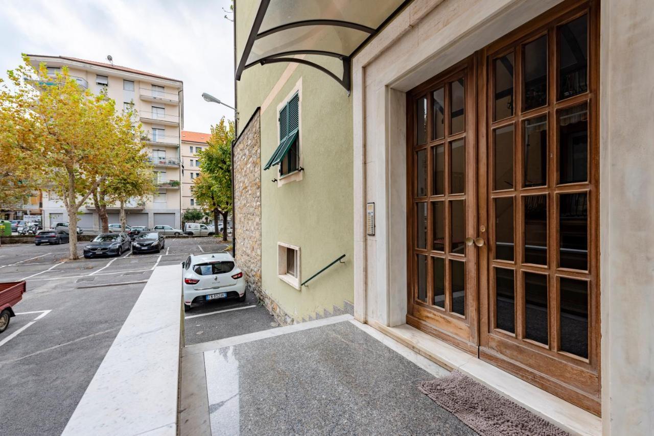 Joivy Cosy Flat With Parking In Chiavari Bagian luar foto