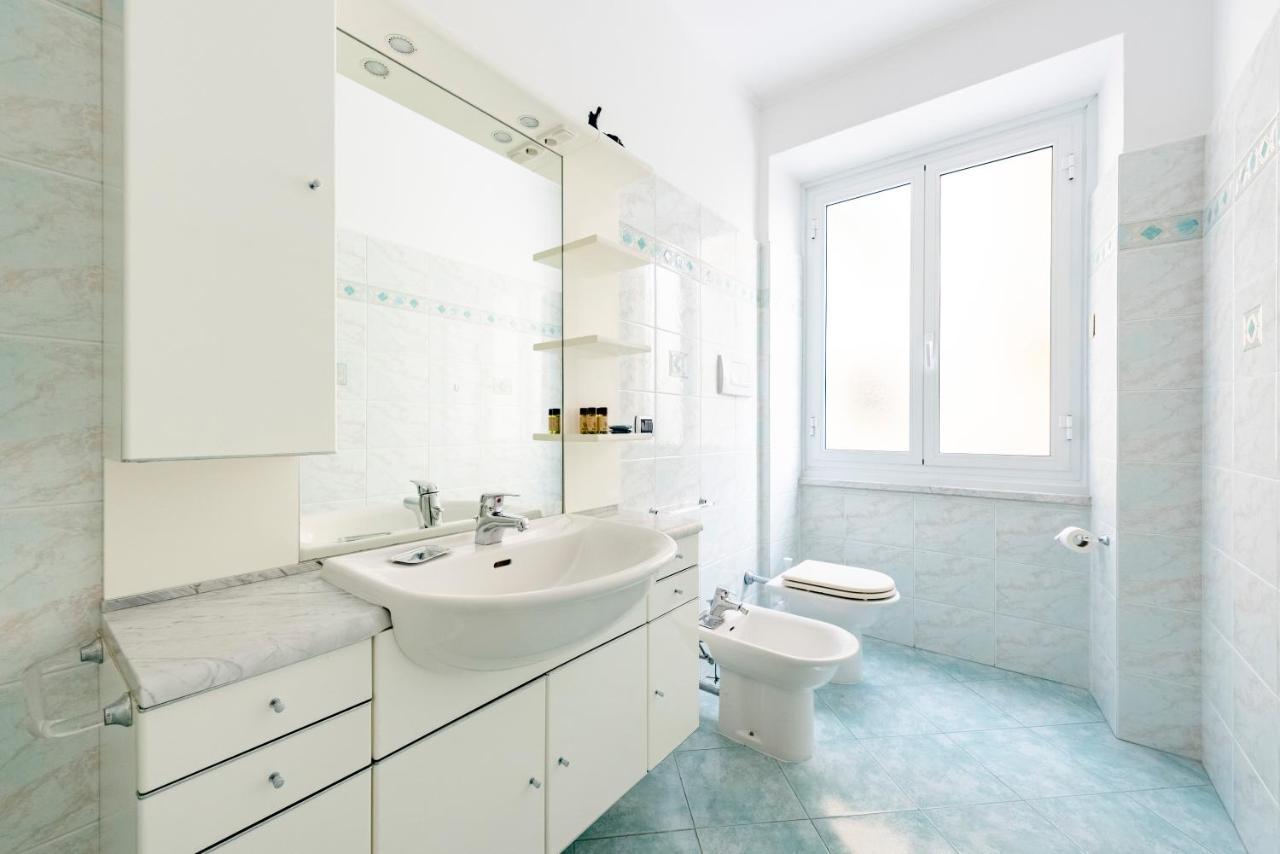 Joivy Cosy Flat With Parking In Chiavari Bagian luar foto
